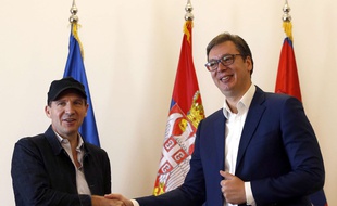 L'acteur Ralph Fiennes et le président serbe Aleksandar Vucic