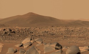Illustration: Photo de la Nasa obtenue le 12 mai 2021 montrant une image de «Santa Cruz», une colline à environ 2,5 km du rover Perseverance, le 29 avril 2021.
