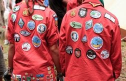 Harcelée pour son homosexualité, la présidente des Scouts jette l’éponge