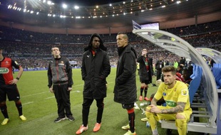 La déception des joueurs du Stade Rennais après leur défaite contre Guingamp en finale de la Coupe de France, le 3 mai 2014 au Stade de France, à Saint-Denis