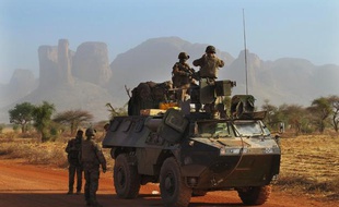 Des soldats français près de Douentza (Mali), le 7 février 2013.