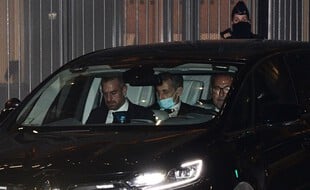 Paris, le 07 décembre 2020. Nicolas Sarkozy quitte le tribunal judiciaire de Paris après son audition dans le procès dit « des écoutes de Paul Bismuth » où il est accusé de « corruption ».