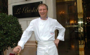 Le chef du restaurant Le Bristol à Paris, Eric Frechon, le 2 mars 2009. Son restaurant a reçu une troisième étoile au Michelin.