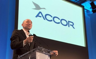 Le groupe hôtelier français Accor a annoncé vendredi l'acquisition de la société de gestion d'hôtels Mirvac (48 hôtels et 6.100 chambres), implantée en Australie et en Nouvelle-Zélande, renforçant ainsi ses positions dans la zone Asie-Pacifique, une de ses régions prioritaires.