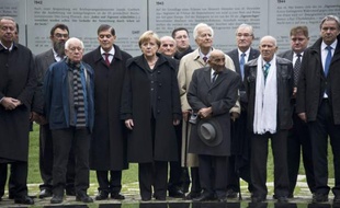 La chancelière allemande Angela Merkel a rendu hommage aux Roms victimes de l'Holocauste mercredi lors de l'inauguration d'un monument à leur mémoire à Berlin, en promettant de les défendre face aux discriminations actuelles en Europe.