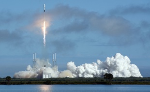 La fusée Falcon 9 de SpaceX transportait 60 nouveaux satellites lors de son lancement, réalisé ce lundi
