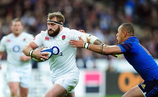 Le pilier Joe Marler face à la France