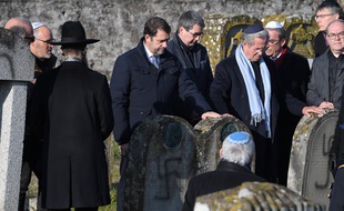 Christophe Castaner s'est rendu ce mercredi 4 décembre 2019 dans un cimetière juif profané à Westhoffen.