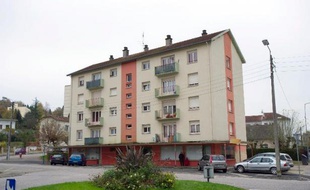 Une femme de 39 ans a reconnu lundi avoir étouffé ses trois enfants, deux fillettes de 2 et 5 ans et un garçon de 3 ans, samedi soir à son domicile de Bar-le-Duc, a-t-on appris de source policière.