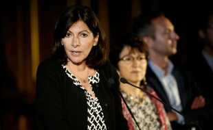 La maire de Paris Anne Hidalgo lors d'une conférence de presse sur la création d'un camp humanitaire, le 31 mai 2016 à Paris
