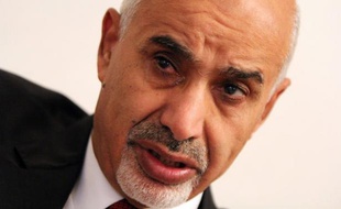 La Libye a annoncé dimanche un vaste coup de filet dans l'enquête sur l'attaque du consulat de Benghazi, avec une cinquantaine de personnes interpellées, cinq jours après un "attentat planifié" selon Tripoli qui a coûté la vie à l'ambassadeur des Etats-Unis.