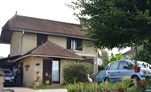 Lors de son interpellation, Nordahl Lelandais vivait dans cette maison de Domessin avec ses parents.