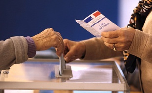 Illustration vote et élections. AP Photo/Lionel Cironneau