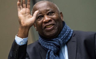 L'ancien président de la Côte d'Ivoire, Laurent Gbagbo, peu avant de passer devant la Cour pénal international à La Haye le 6 février 2020.