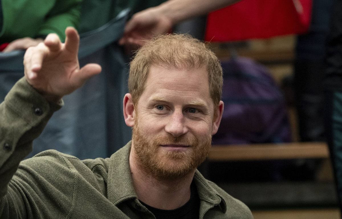 Royaume-Uni : Le prince Harry s'est recueilli sur la tombe de sa grand-mère, la reine Elizabeth II, à Windsor