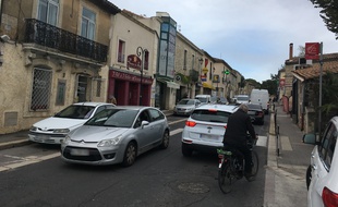 Sur l'avenue principale de Castries, vendredi.