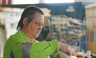 L'entreprise de réinsertion la Feuille d'Erable recycle les cartons.