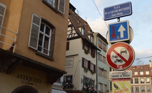 La place de la Grande Boucherie est visée par l'association PETA, à défaut de rue de l'Abattoir au nom changé.