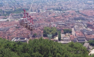 A Grenoble, les prix de l'immobilier chutent depuis dix ans mais plus personne ne veut acheter.