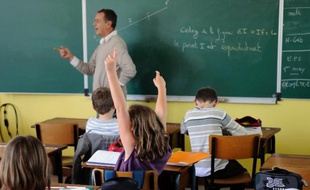 Shanghaï reste en tête dans l'enquête Pisa sur les élèves de 15 ans publiée mardi, les élèves français demeurant dans la moyenne des pays de l'OCDE même si les inégalités scolaires se sont accrues depuis 2003.