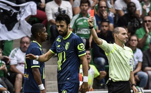 Le tournant de la rencontre ASSE-LOSC a eu lieu à la 43e minute, avec l'expulsion de Franck Béria pour une faute de main.