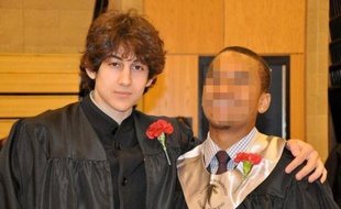 Djhokhar Tsarnaev, soupçonné d'être l'auteur, avec son frère Tamerlan, des attentats de Boston, ici lors de la remise des diplôme du lycée, en 2011.