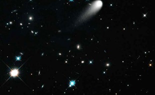 La comète ISON photographiée par le téléscope Hubble.