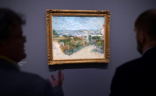 Montmartre, un tableau de Van Gogh, exposé à Arles, dans le sud de la France, le 13 mai 2016