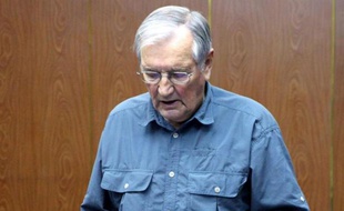 La Corée du Nord a annoncé samedi avoir expulsé un Américain âgé de 85 ans, emprisonné depuis fin octobre.