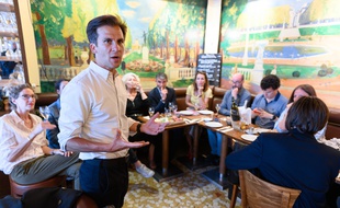 Gaspard Gantzer, candidat a la Mairie de Paris sous la bannière Parisiennes, Parisiens.