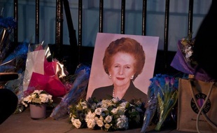 L'ex-Premier ministre britannique Margaret Thatcher, qui a transfiguré mais aussi profondément divisé son pays entre 1979 et 1990, est morte lundi à 87 ans, une nouvelle qui a suscité un flot d'hommages d'inconditionnels de cette figure majeure du XXe siècle et des réactions virulentes des victimes de sa politique ultralibérale.