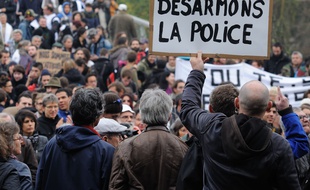 Manifestation en hommage a Remi Fraisse mort sur le site du barrage de Sivens dans le Tarn et contre les violences policieres. Nantes le 22 11 2014.
Demonstration against police violence and in memory of Remi Fraisse, an environmental activist killed in clashes between security forces and protesters of the Sivens dam project. Nantes Western France 22 11 2014./SALOM-GOMIS_1514.05/Credit:SEBASTIEN SALOM-GOMIS/SIPA/1411231524