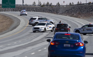 Fin de la course-poursuite avec le tireur présumé, à Enfield (Nova Scotia), le 19 avril 2020.