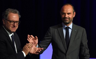 Richard Ferrand et Edouard Philippe à Tours devant les députés macronistes le 11 septembre 2018.