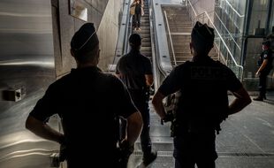 Des policiers dans le métro de Toulouse. Illustration.