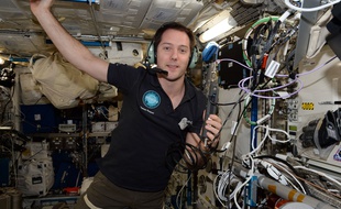 Thomas Pesquet a mené des dizaines d'expériences dans la station spatiale internationale (ISS) et il a servi à d'autres. Illustration