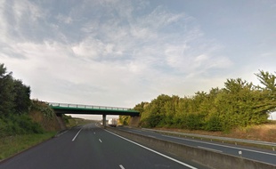 Ils sont accusés d'avoir jeté des pierres depuis des ponts au-dessus de l'A16.