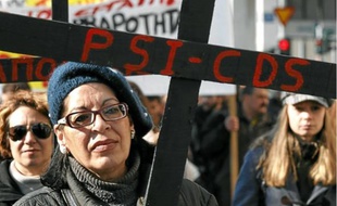 Lors de la grève générale contre l'austérité, mardi à Athènes.