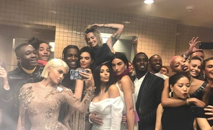 Le selfie de Kylie Jenner au Met dépassera-t-il celui d'Ellen de Generes aux Oscars ?