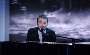 Christophe Willem Lors de l enregistrement de Vivement Dimanche Carla Bruni , presente par Michel Drucker sur FR2. Paris . FRANCE.10/12/2014/PJB_DSC_7129/Credit:PJB/SIPA/1412110026