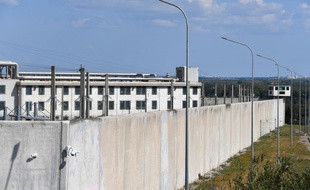 Une prison, mais ici à Villeneuve-les-Maglones. (illustration)