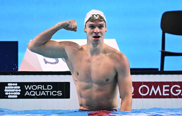 Popopo, Léon Marchand écrabouille le record du monde du 200 m 4 nages, quel moooooonstre !