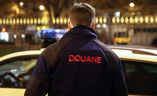 Un douanier. (Illustration)