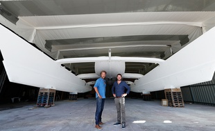 Le projet Energy Observer est porté par le réalisateur Jérôme Delafosse et le navigateur Victorien Erussard.