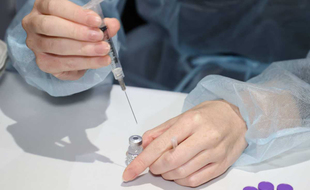 Tous les créneaux de la métropole niçoise pour le rappel de la troisième dose ont été pris en quelques heures, indique la responsable Véronique Borré