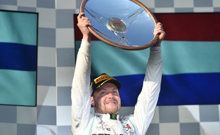 Le Finlandais Bottas s'impose pour le premier Grand Prix de la saison en Australie.
