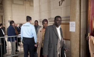 Le tribunal correctionnel de Paris rend jeudi son jugement dans le procès de l'incendie en 2005 d'un immeuble vétuste du XIIIe arrondissement où résidaient des familles d'origine africaine, qui avait fait 17 morts, dont 14 enfants brûlés dans leur sommeil.