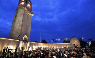 Cérémonie d'Anzac day au mémorial australien de la Première Guerre mondiale à Villers-Bretonneux.