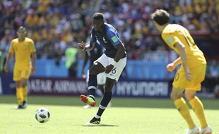Pogba face à l'Australie, le 16 juin 2018.