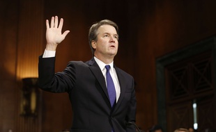 Brett Kavanaugh prête serment avant son audition devant le Sénat le 27 septembre 2018.
